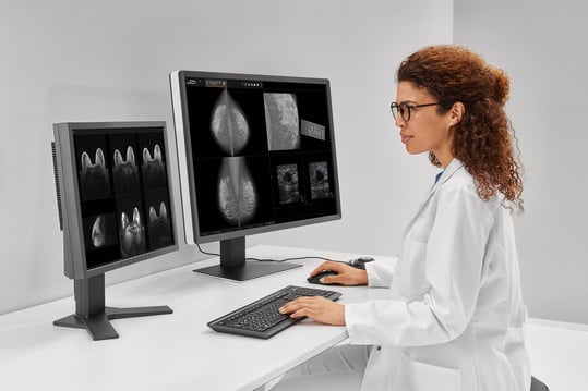 Content-product-page_DI_XP_MAMMOVSTABsmart-radiologist01