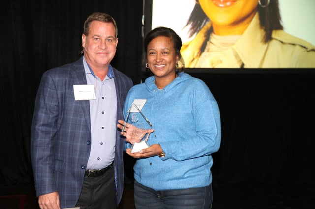 Felicia Vasser Receives the Bob Cassling Service Excellence Award
