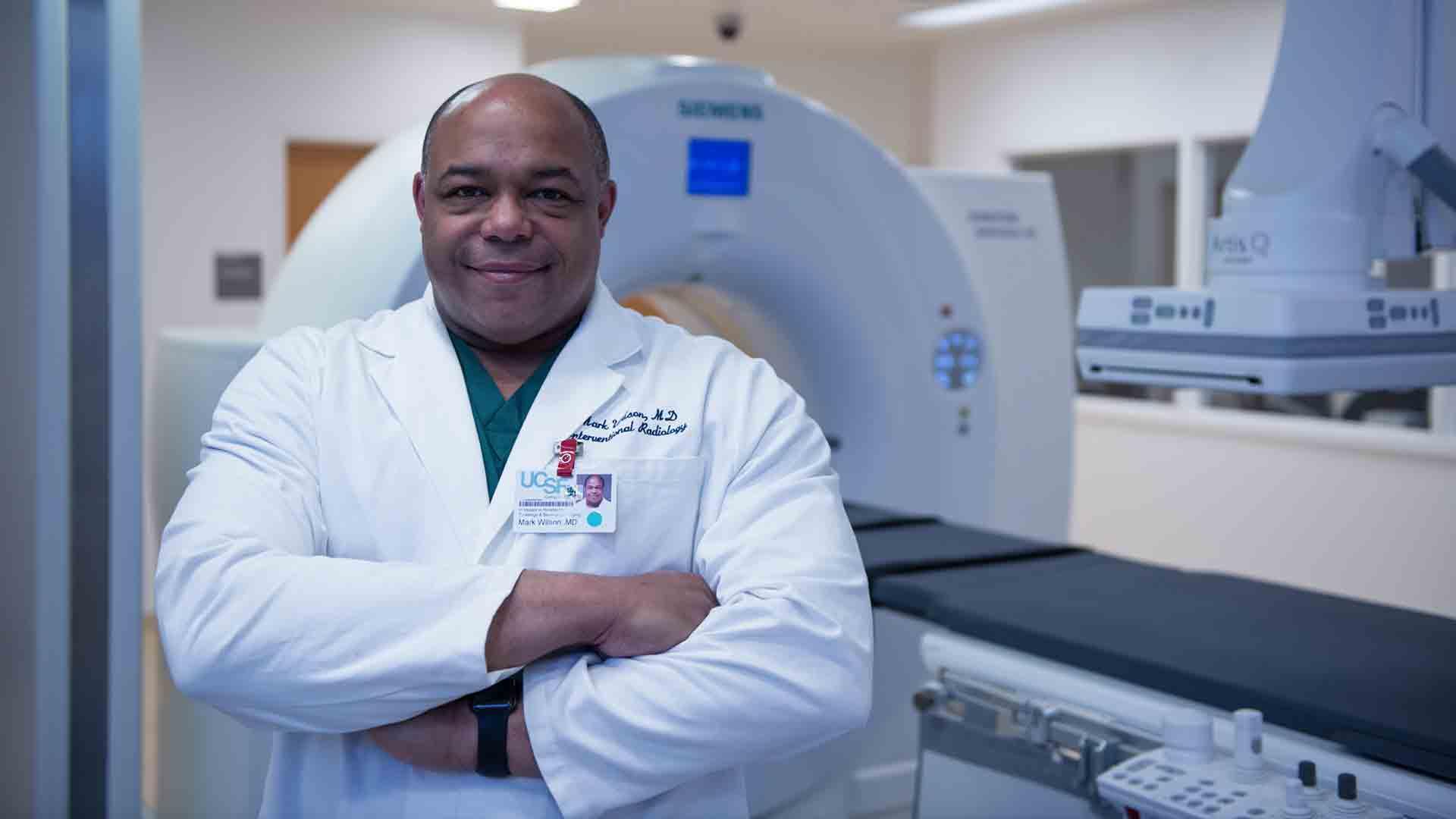 at_ir-hybrid-suites_nexaris-angio-ct_image_features-testimonial-1_dr-wilson_16_9
