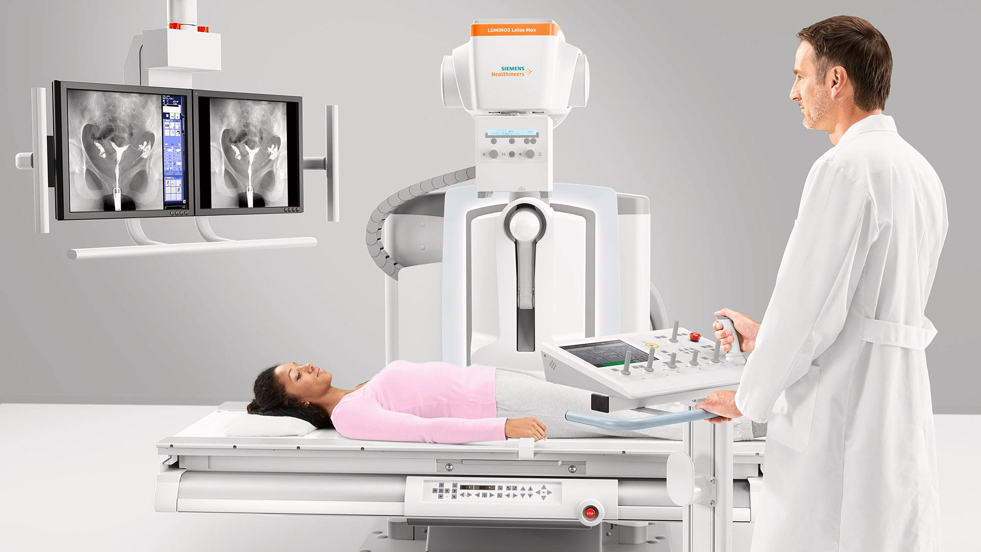 siemens-heathineers_child-on-fluoroscopy-machine_LUMINOS_Lotus_Max_1800000007500970