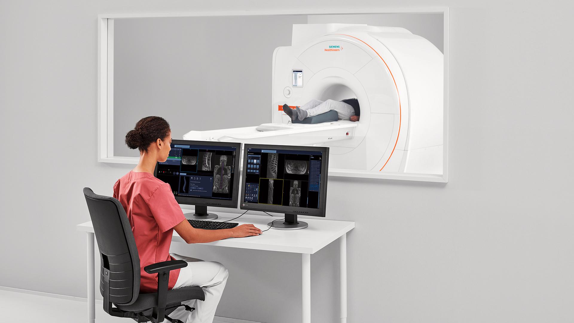 siemens-healthineers_mri_magnetom-altea_magnetom_delemos_1.5t_controll_room_5854_16-9_1800000005845616