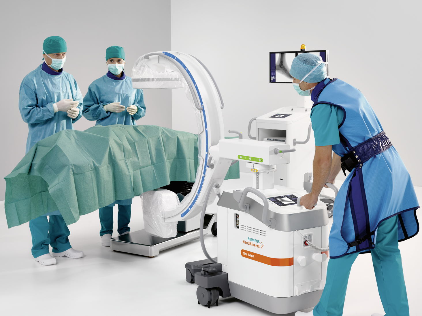 c-arm-surgery-team-op-siemens-cios-select_1800000005670320